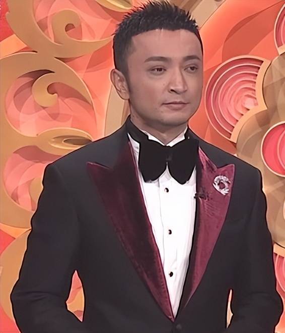 夏古丽结婚9年没有孩子风光背后有泪水瓦力